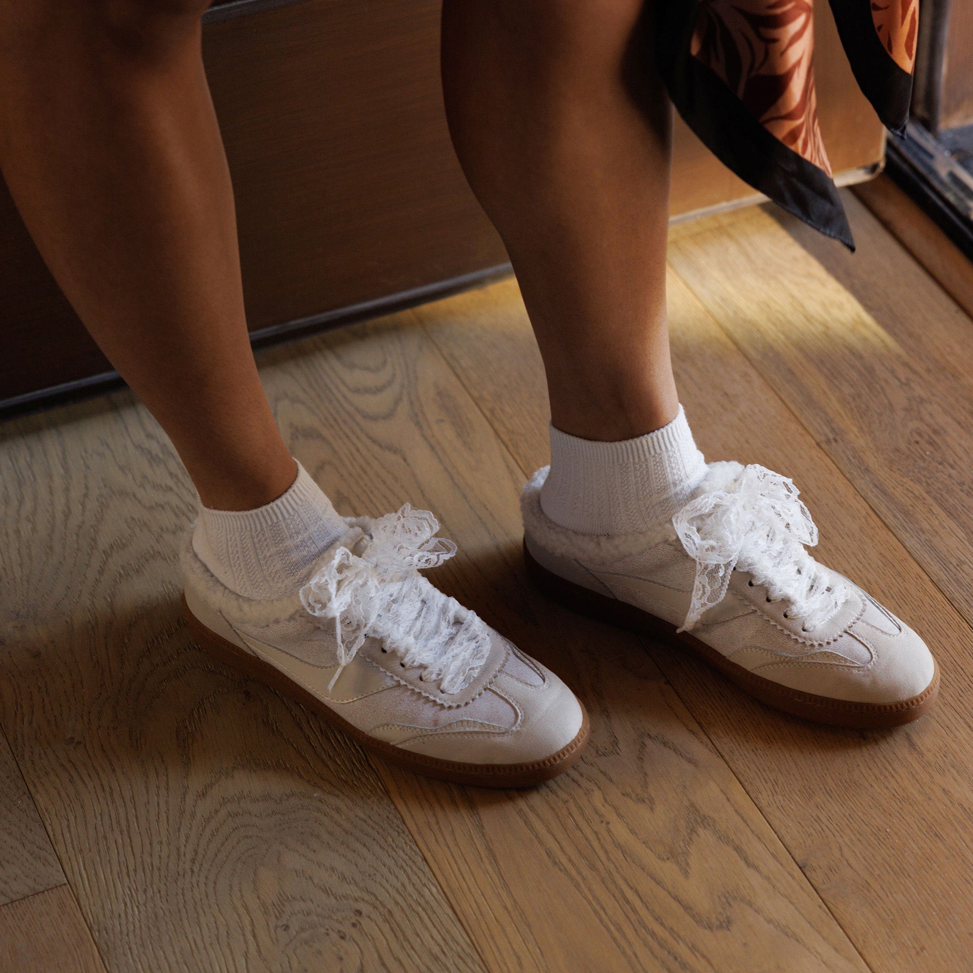 LACEY LACE WHITE